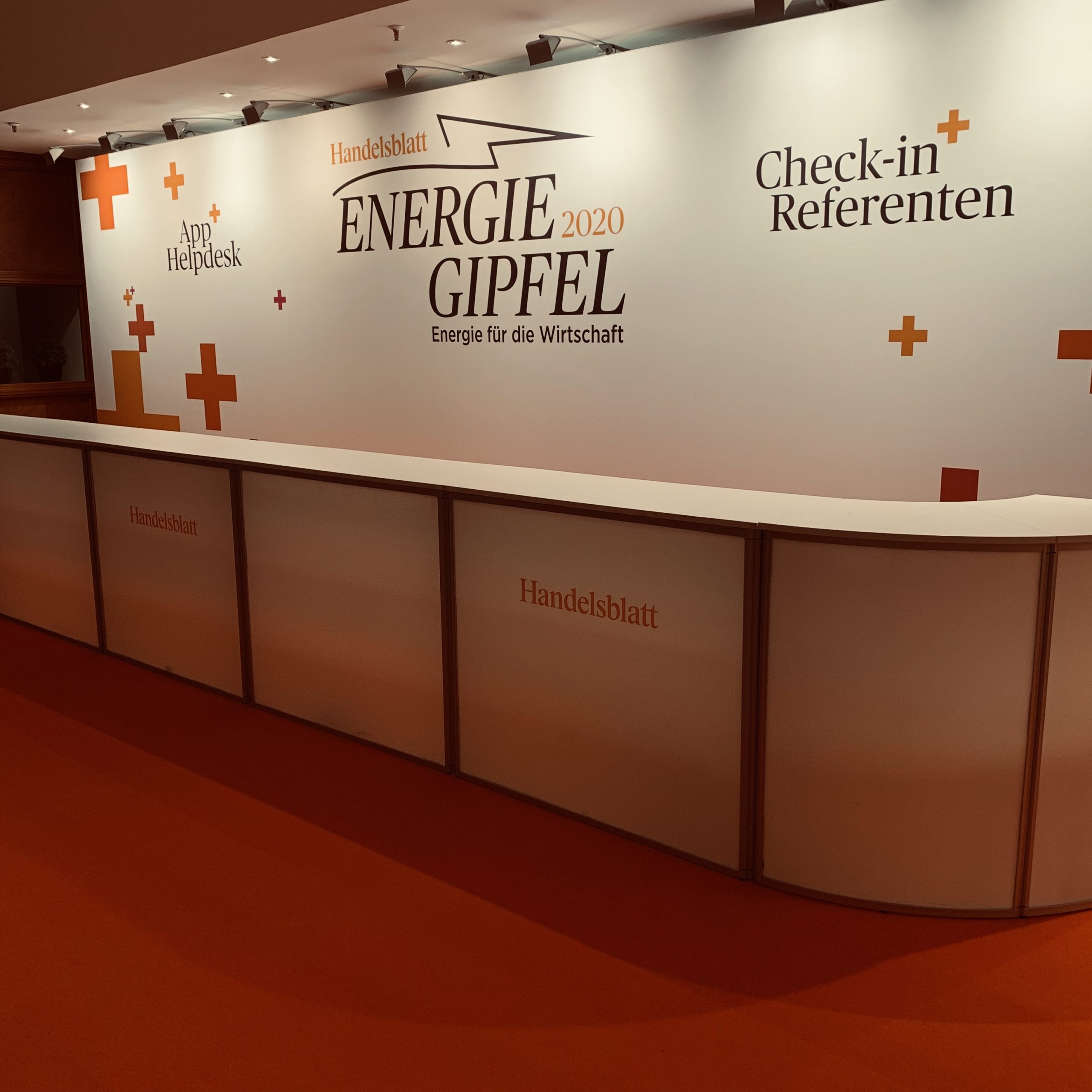 Foto vom Energie Gipfel-Handelsblatt 2020 im Intercontinental Berlin Material Rips Teppich